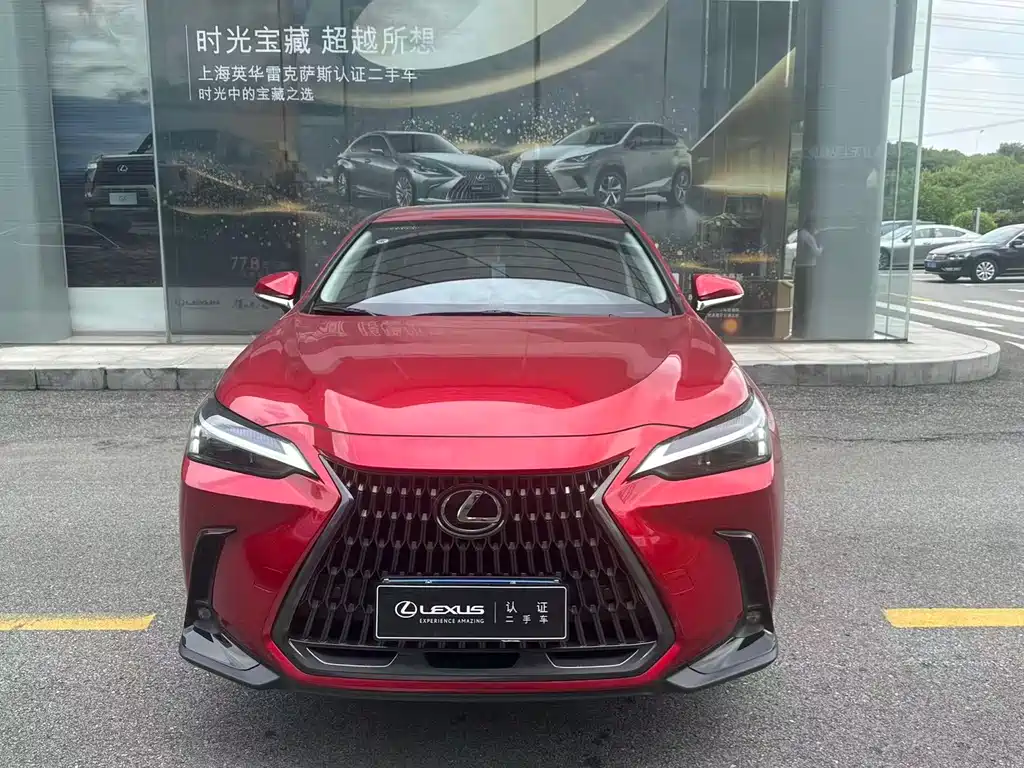 Lexus NX 2025