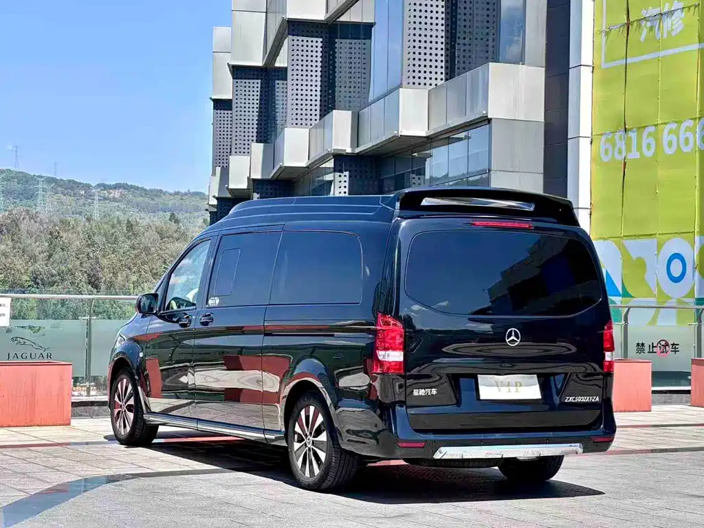 Mercedes-Benz Vito 2023 — фото 15