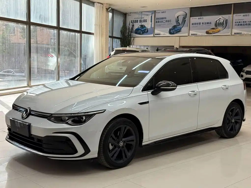 Volkswagen Golf 2024