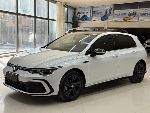 Volkswagen Golf 2024