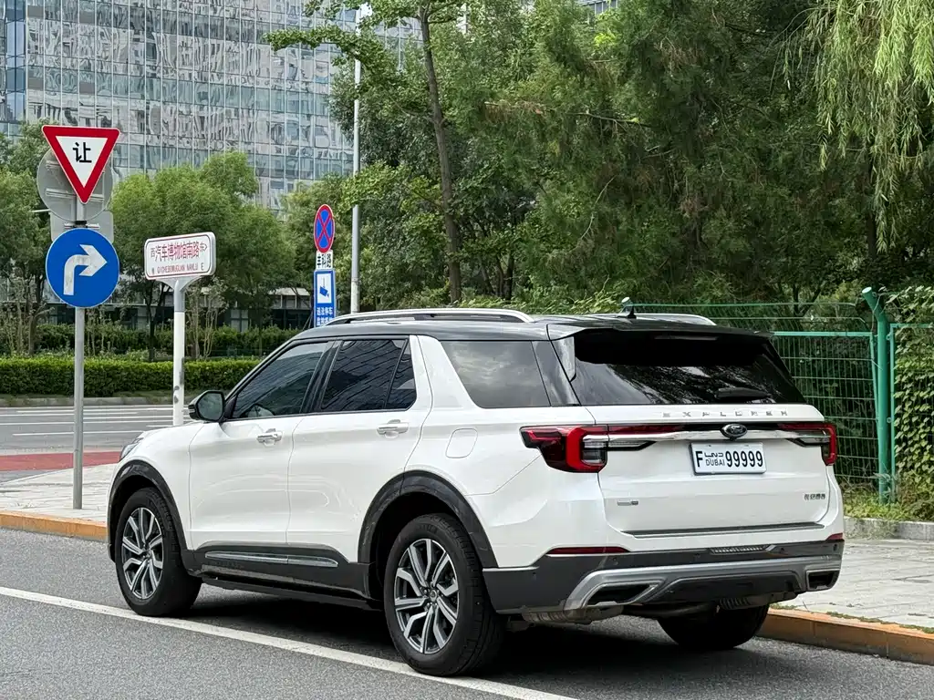 Ford Explorer 2023 — фото 7