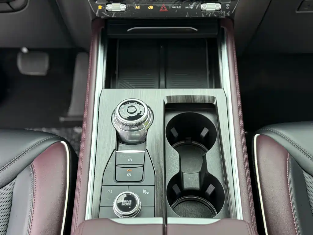 Ford Explorer 2023 — фото 15
