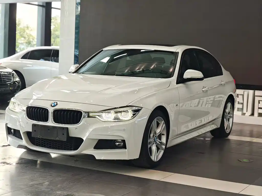 BMW 3 Series 2018 — фото 1