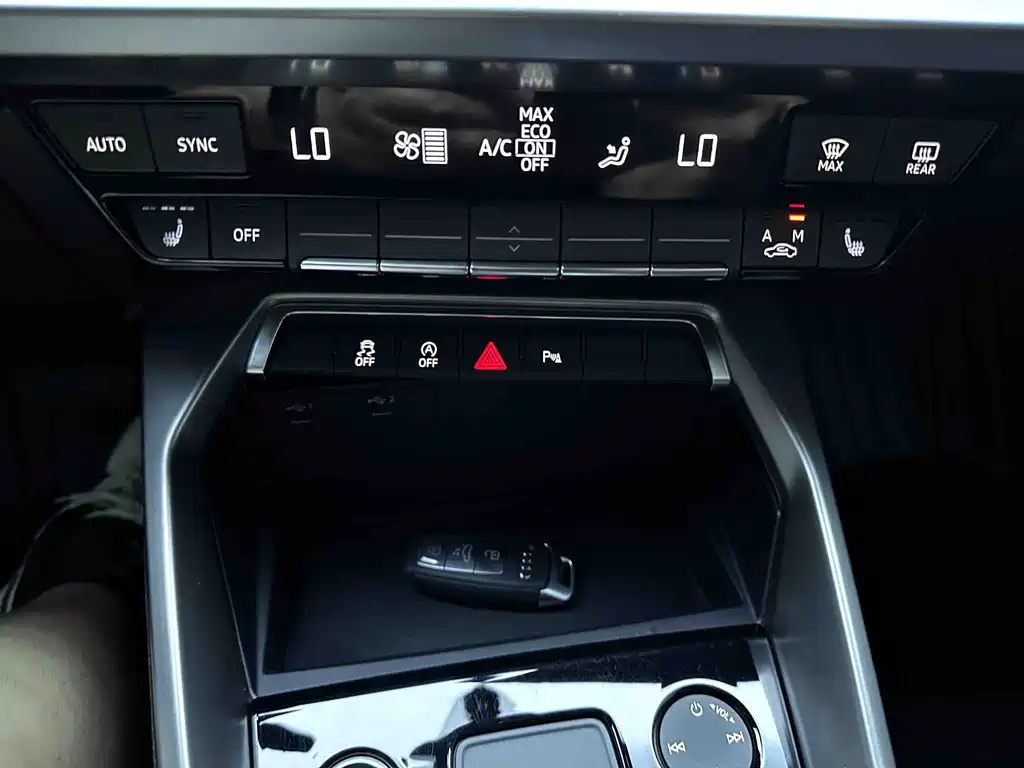 Audi A3 2022 — фото 11