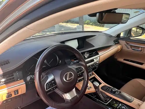 Lexus ES 2016