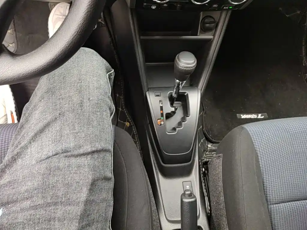 Toyota Yaris L 2021 — фото 14
