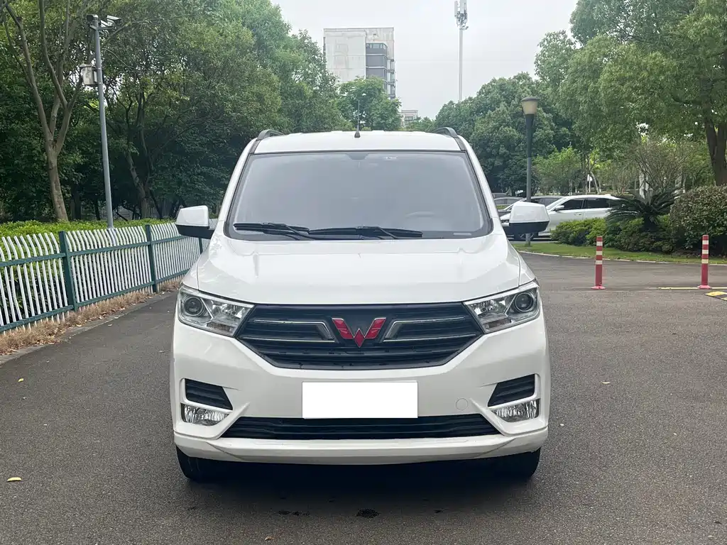 Wuling Hongguang 2021 — фото 2
