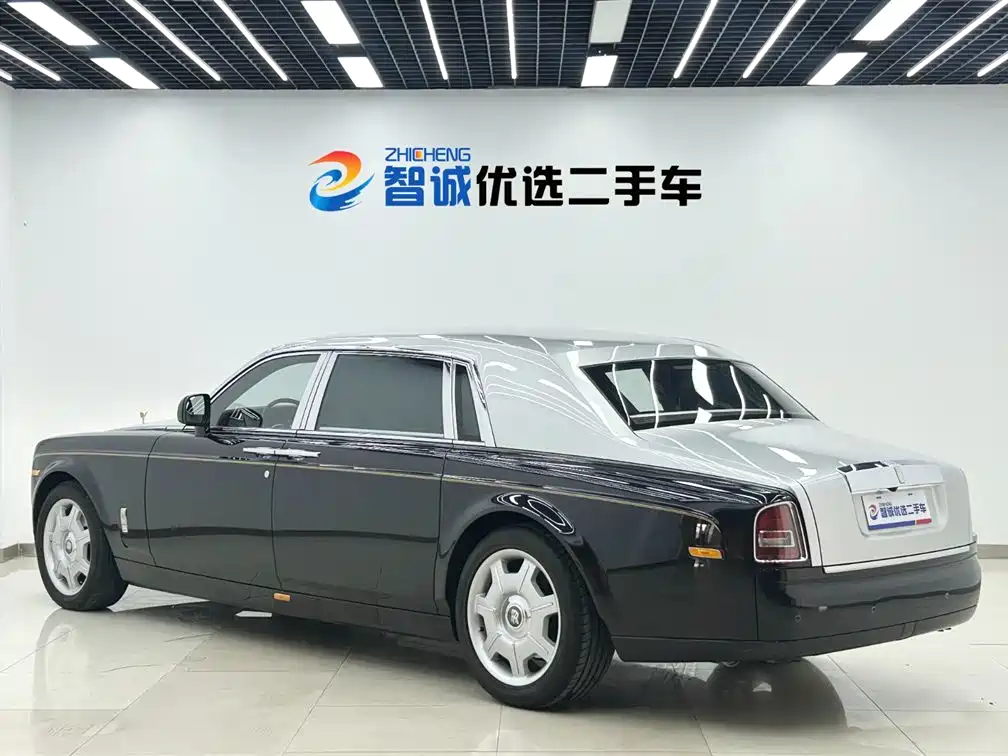 Rolls-Royce Phantom 2014 — фото 26