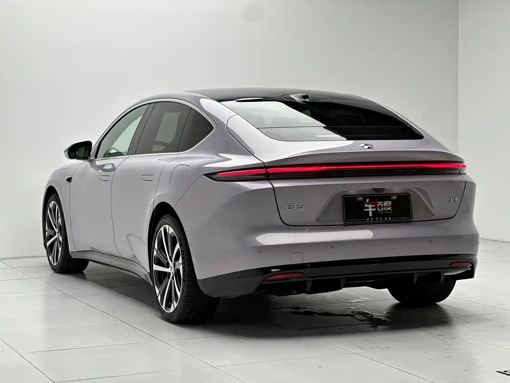 NIO ET5 2025