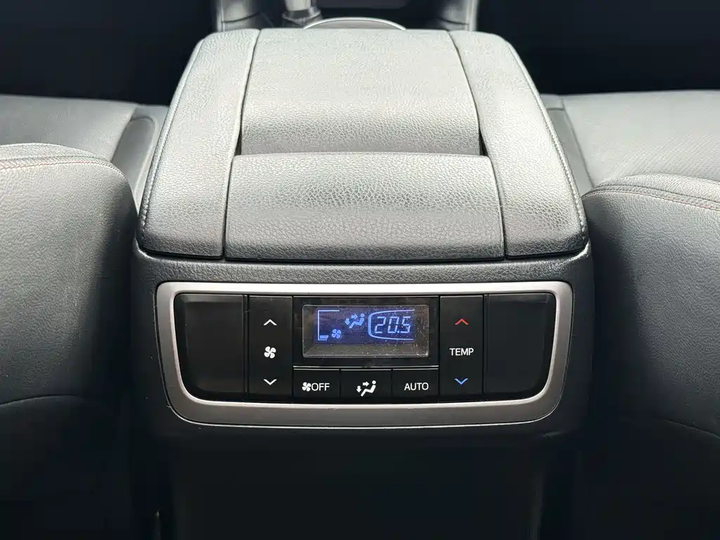 Toyota Highlander 2019 — фото 17
