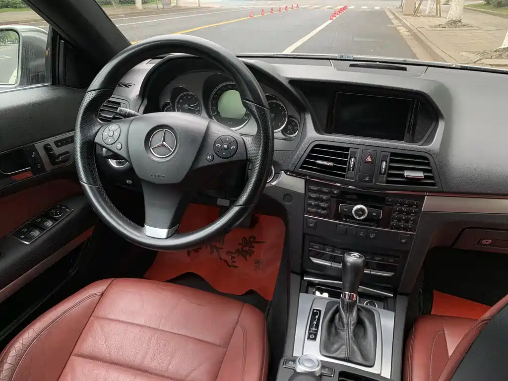 Mercedes-Benz E-Class 2012 — фото 10