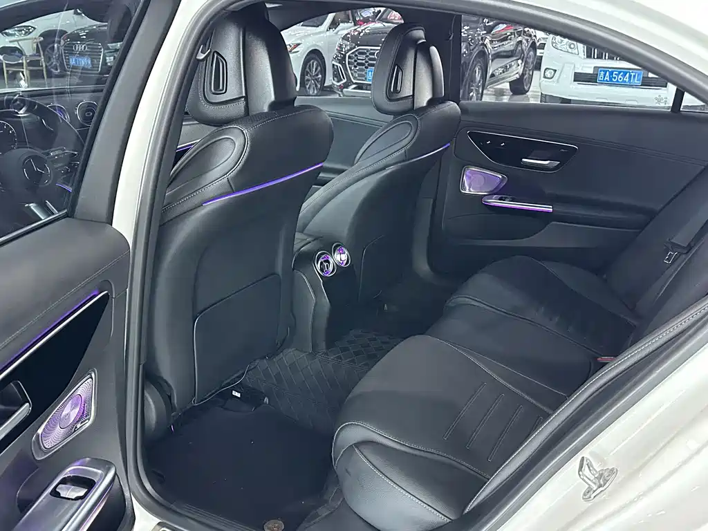 Mercedes-Benz C-Class 2023 — фото 5