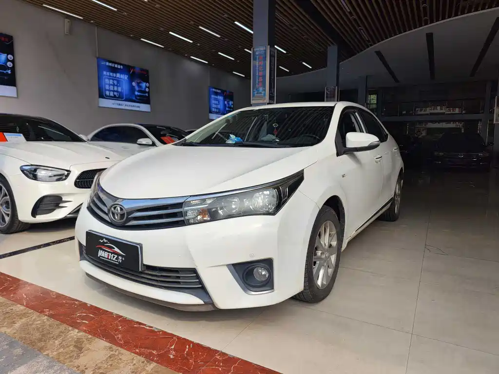 Toyota Corolla 2015 — фото 1