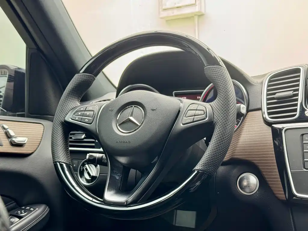 Mercedes-Benz GLE 2018 — фото 11