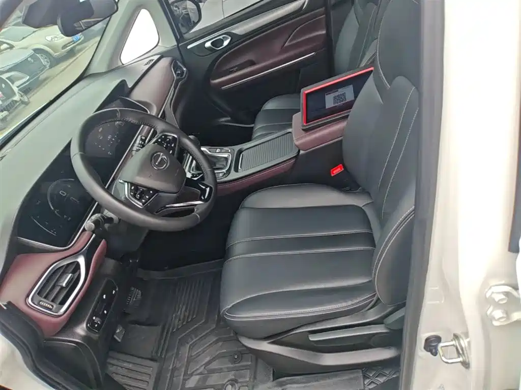 GAC Motor Trumpchi M6 2021 — фото 15
