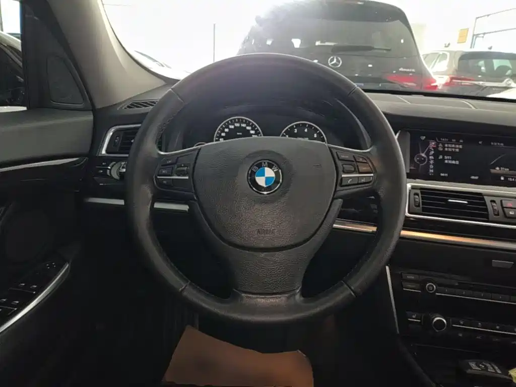 BMW 5 Series GT 2016 — фото 7
