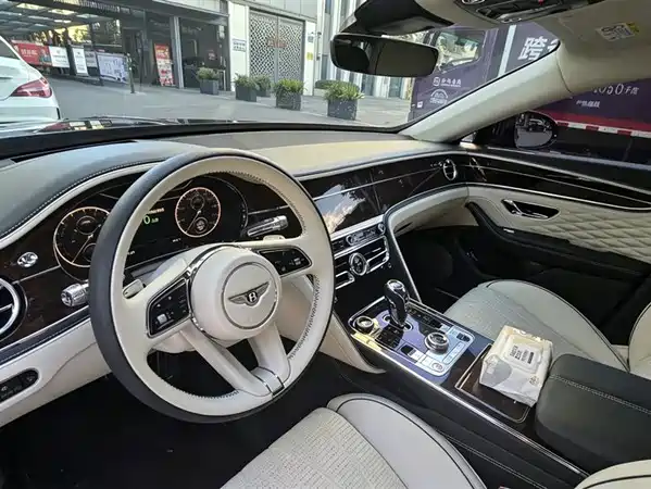 Bentley Flying Spur Plug-In Hybrid 2022