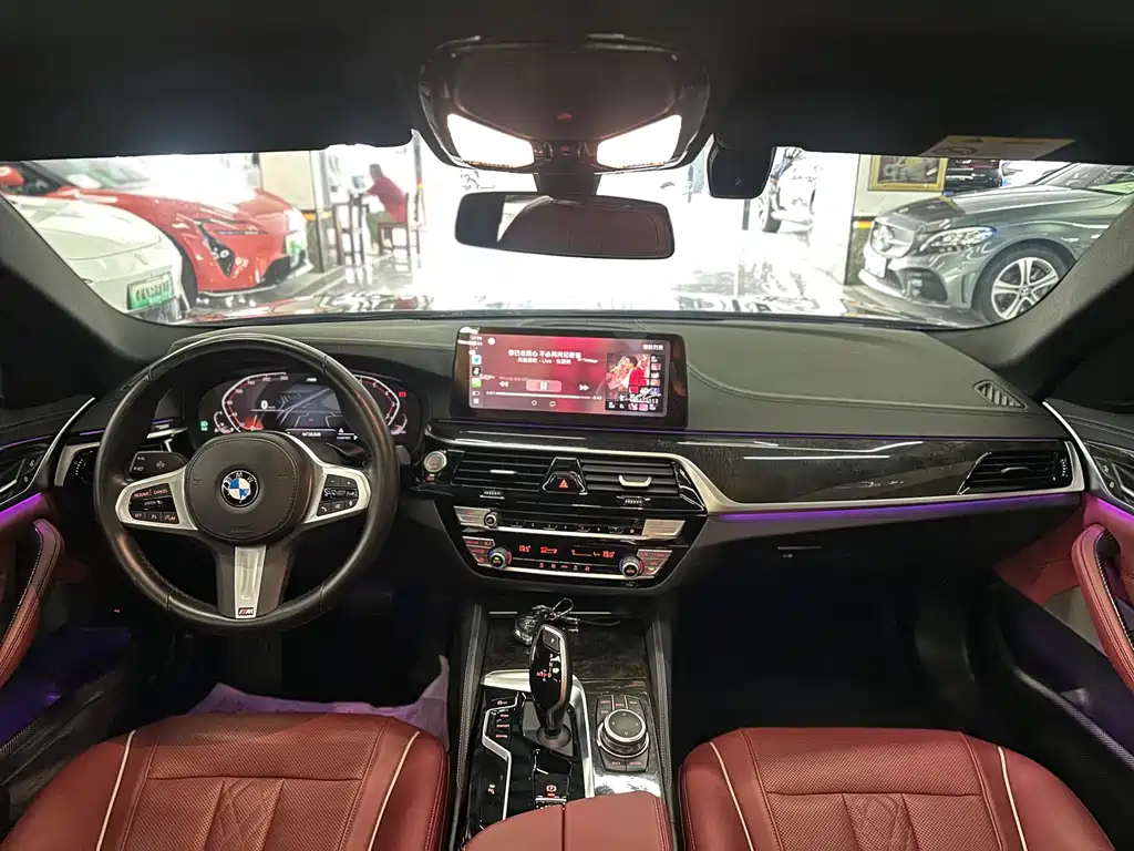 BMW 5 Series 2022 — фото 13