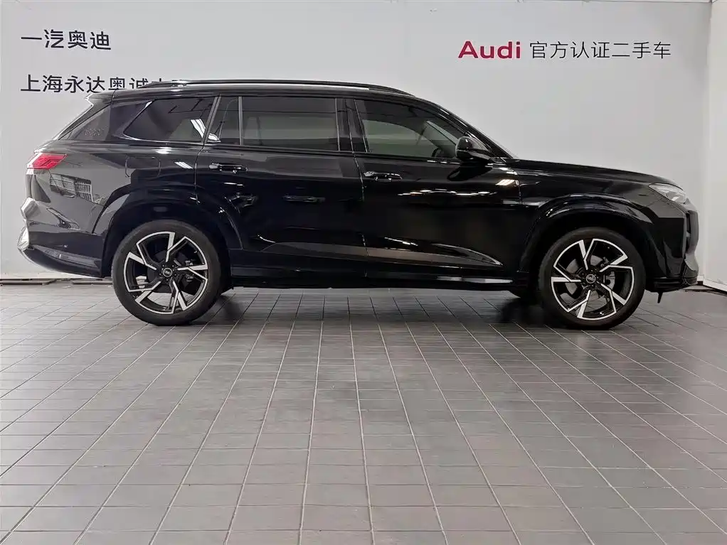 Audi Q6 2025 — фото 13