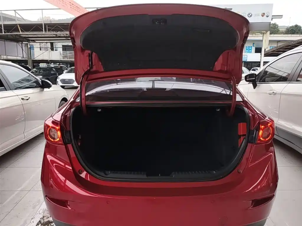 Mazda 3 Axela 2017 — фото 19