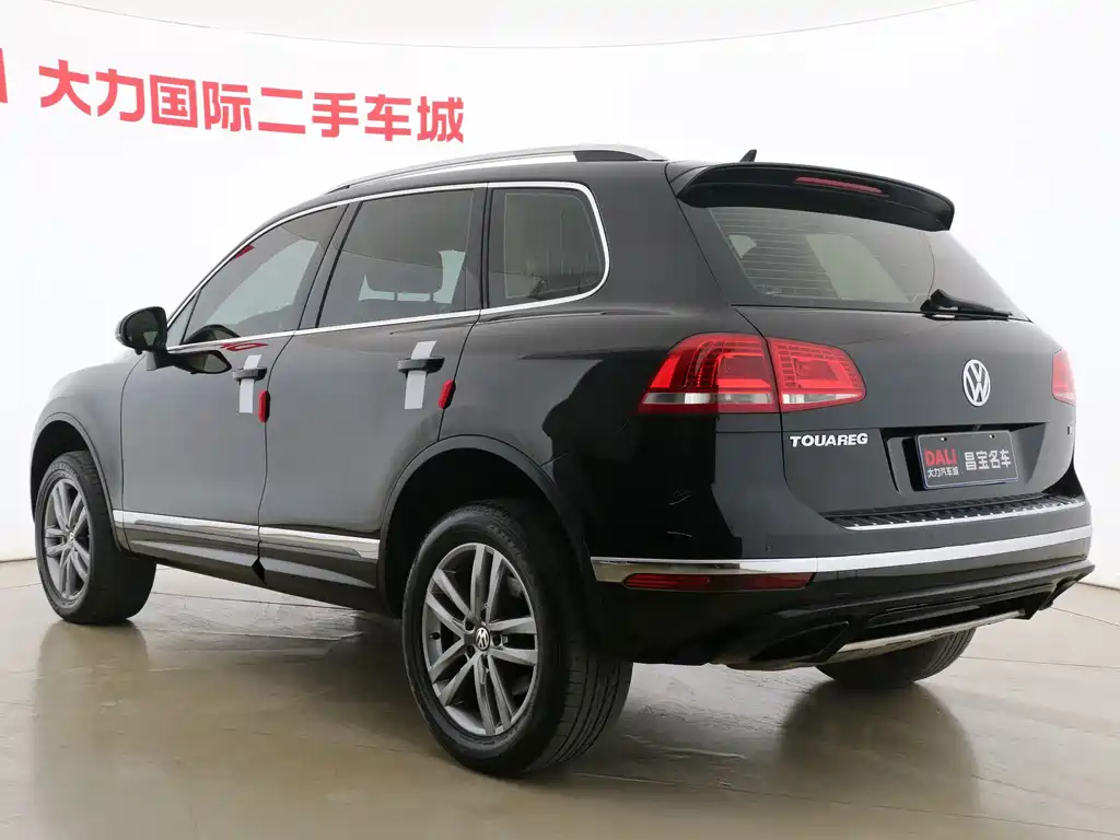 Volkswagen Touareg 2018 — фото 22