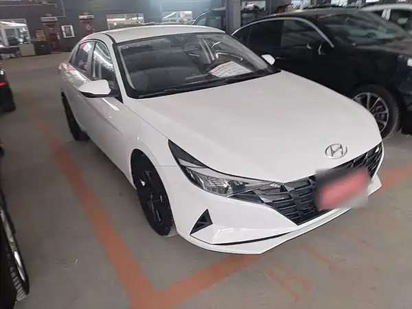 Hyundai Elantra 2023