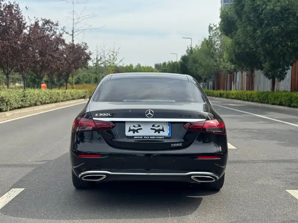 Mercedes-Benz E-Class 2022 — фото 16