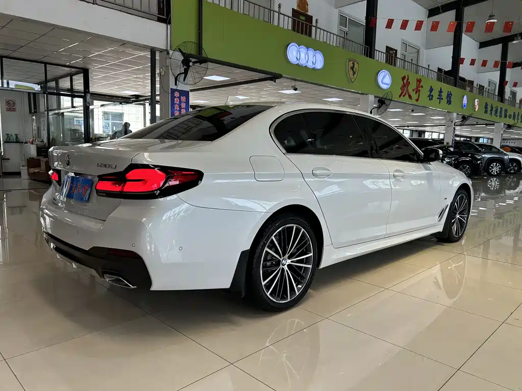 BMW 5 Series 2021 — фото 15