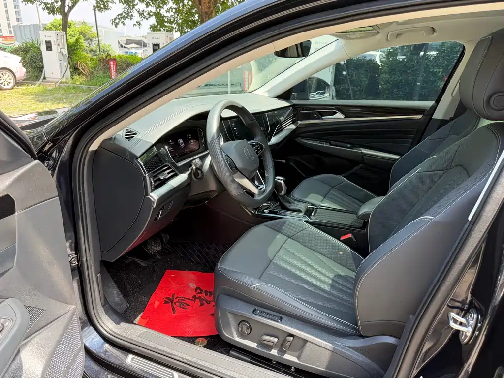 Volkswagen Passat 2024