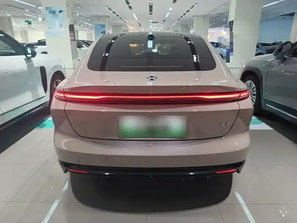 NIO ET5 2025