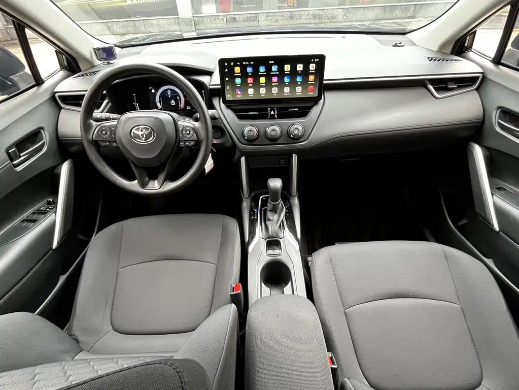 Toyota Corolla Cross 2024 — фото 27
