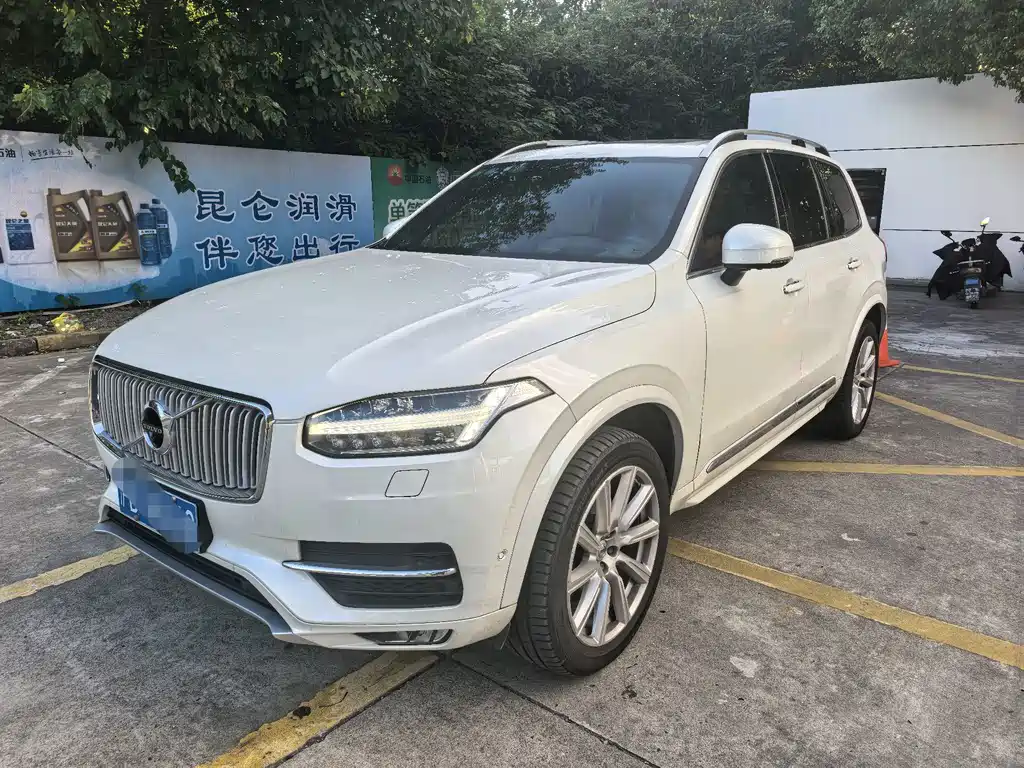 Volvo XC90 2017 — фото 1