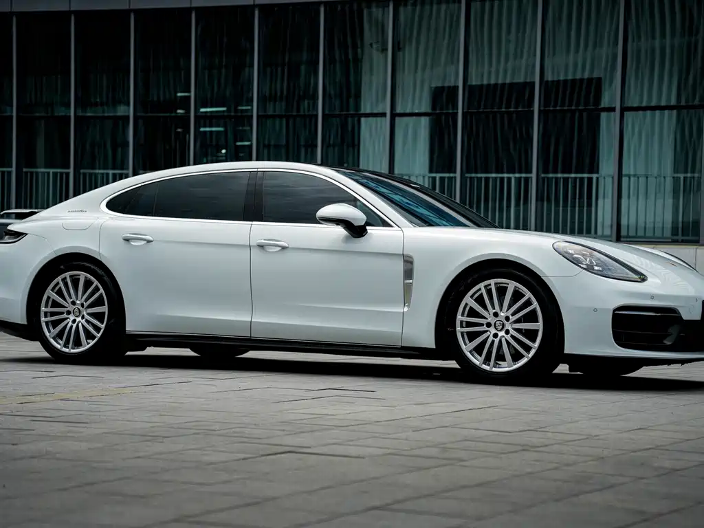 Porsche Panamera 2023
