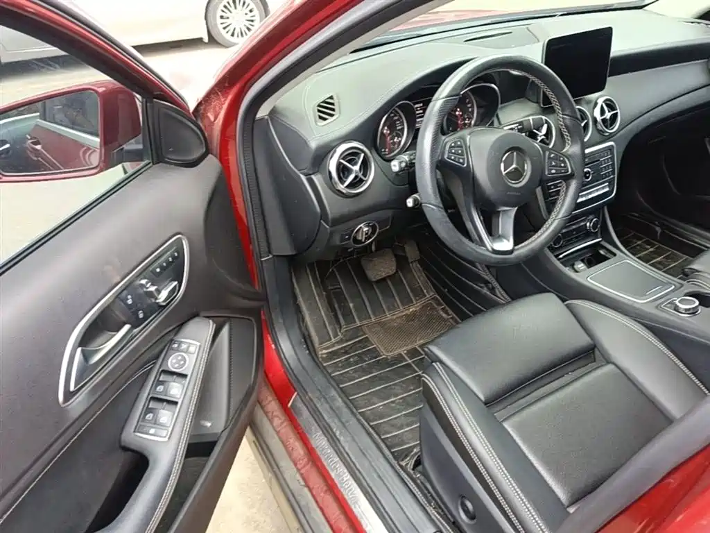 Mercedes-Benz GLA 2018 — фото 16