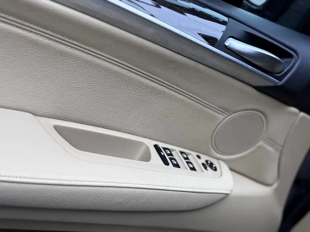 BMW X5 2008 — фото 19