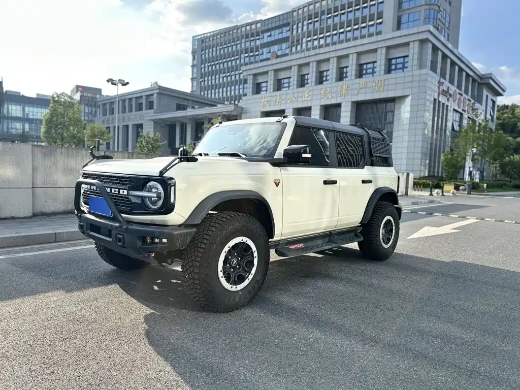 Ford Bronco 2025 — фото 1