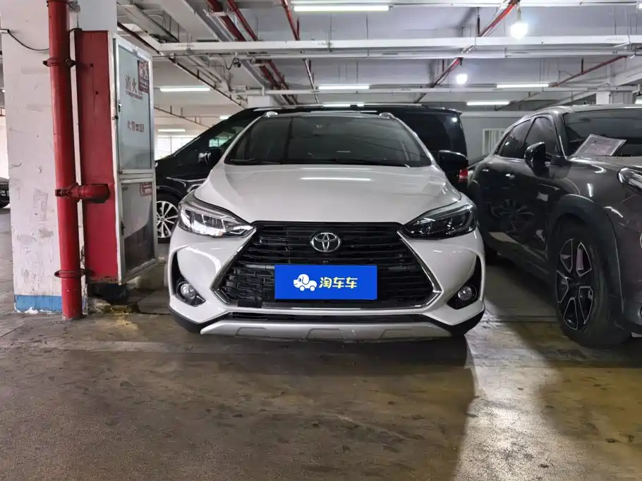 Toyota Yaris L 2023 — фото 2