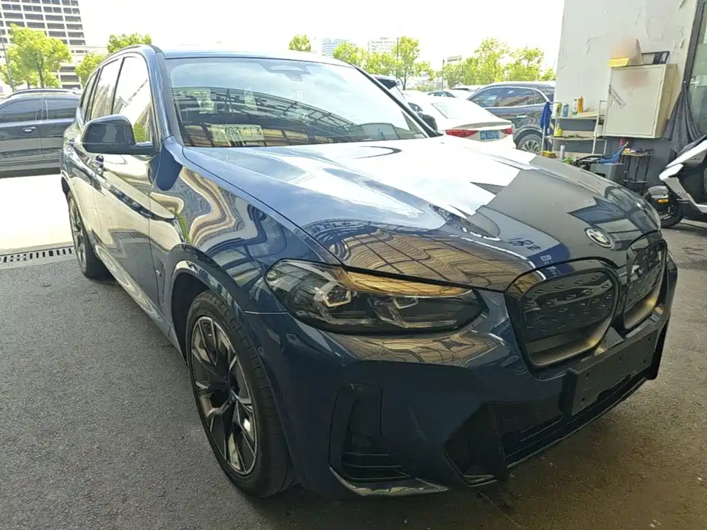 BMW iX3 2021