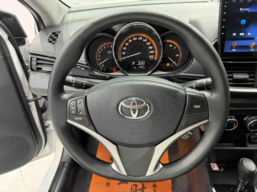 Toyota Yaris L 2022 — фото 11