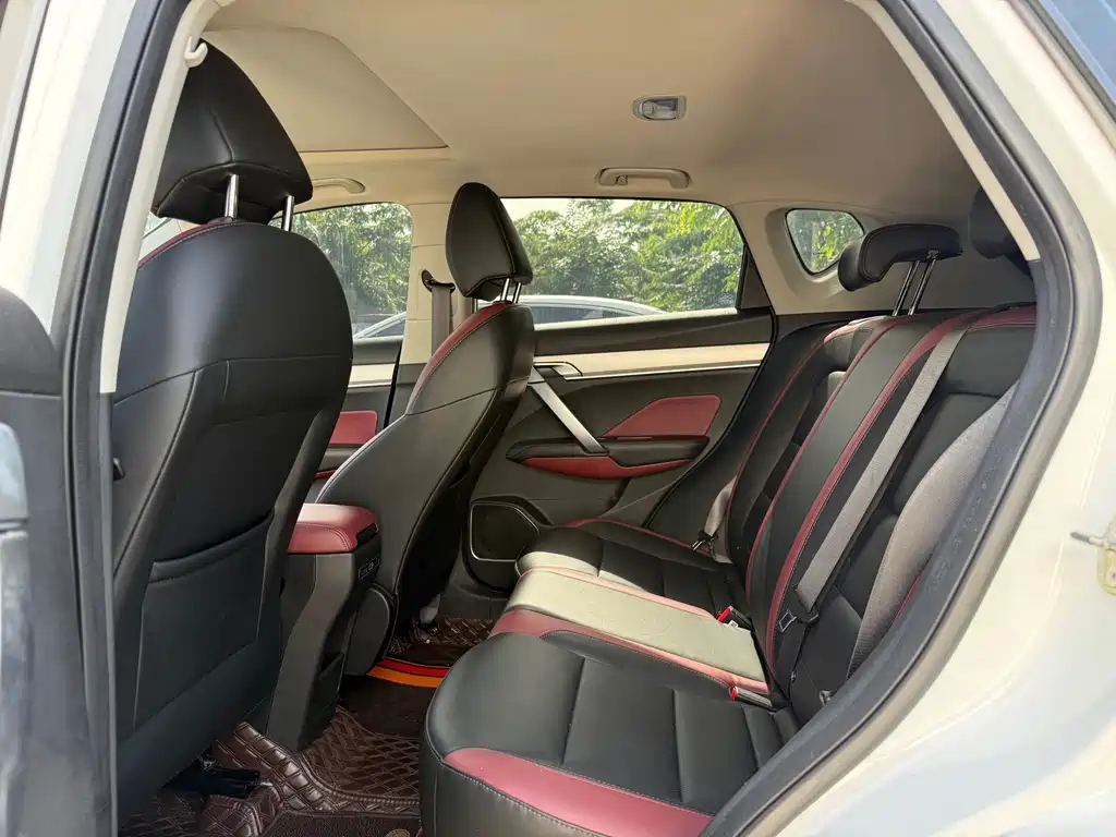 Geely Binyue 2021