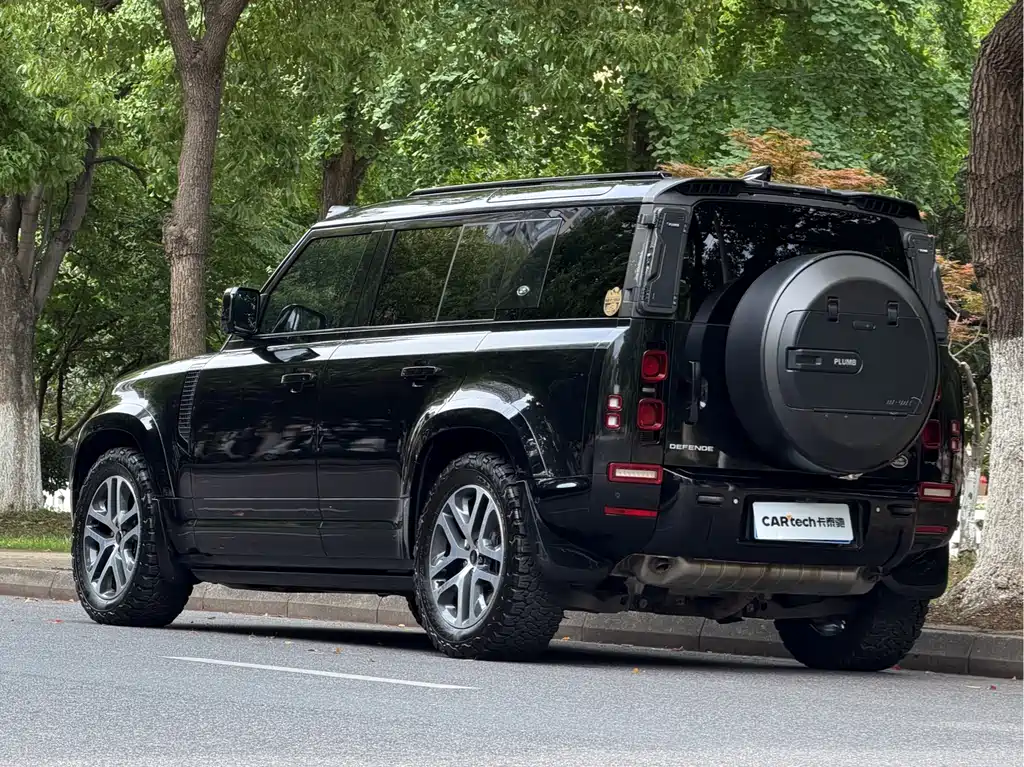 Land Rover Defender 2024 — фото 24