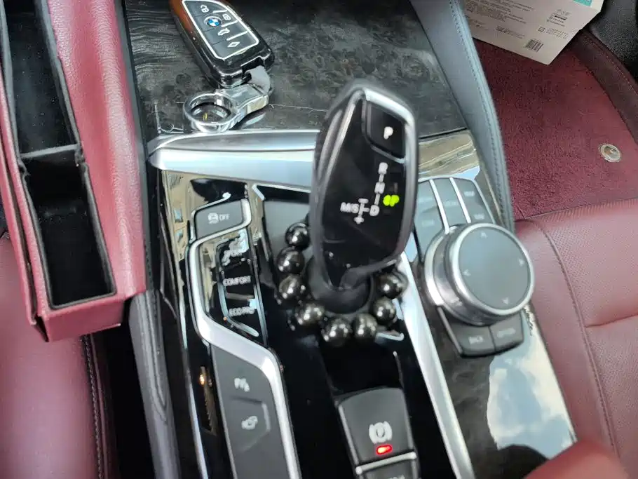 BMW 5 Series 2020 — фото 15