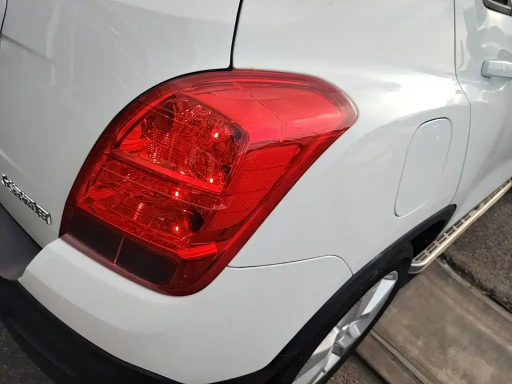 Chevrolet Trax 2015 — фото 8