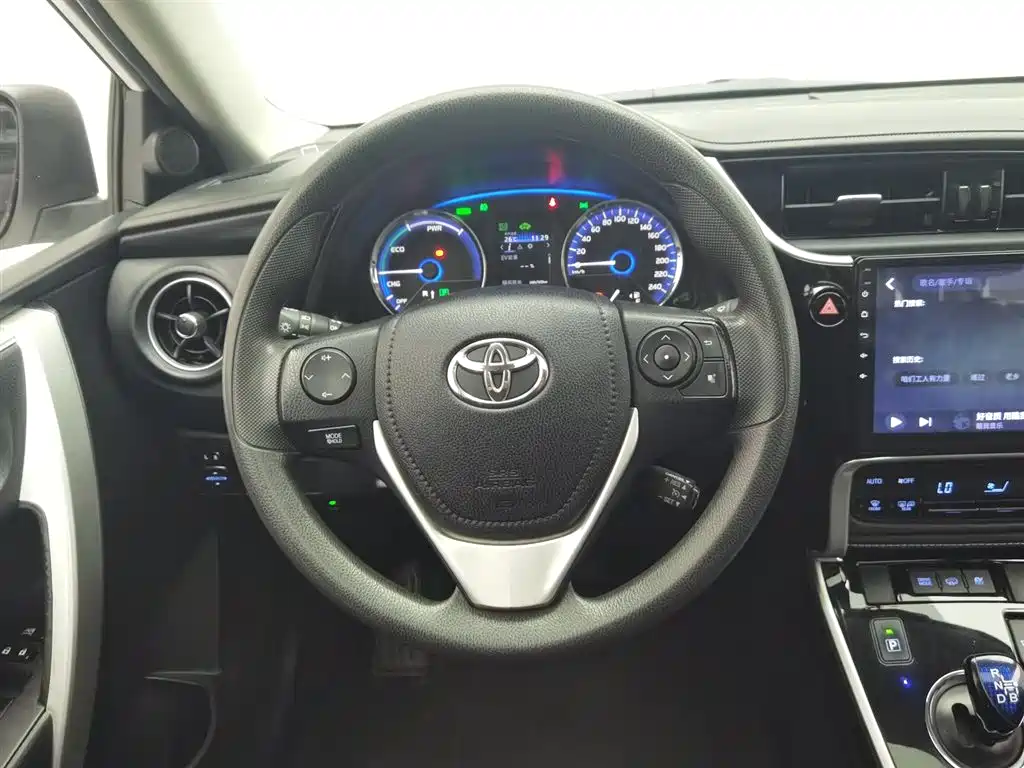 Toyota Corolla Hybrid 2022 — фото 11