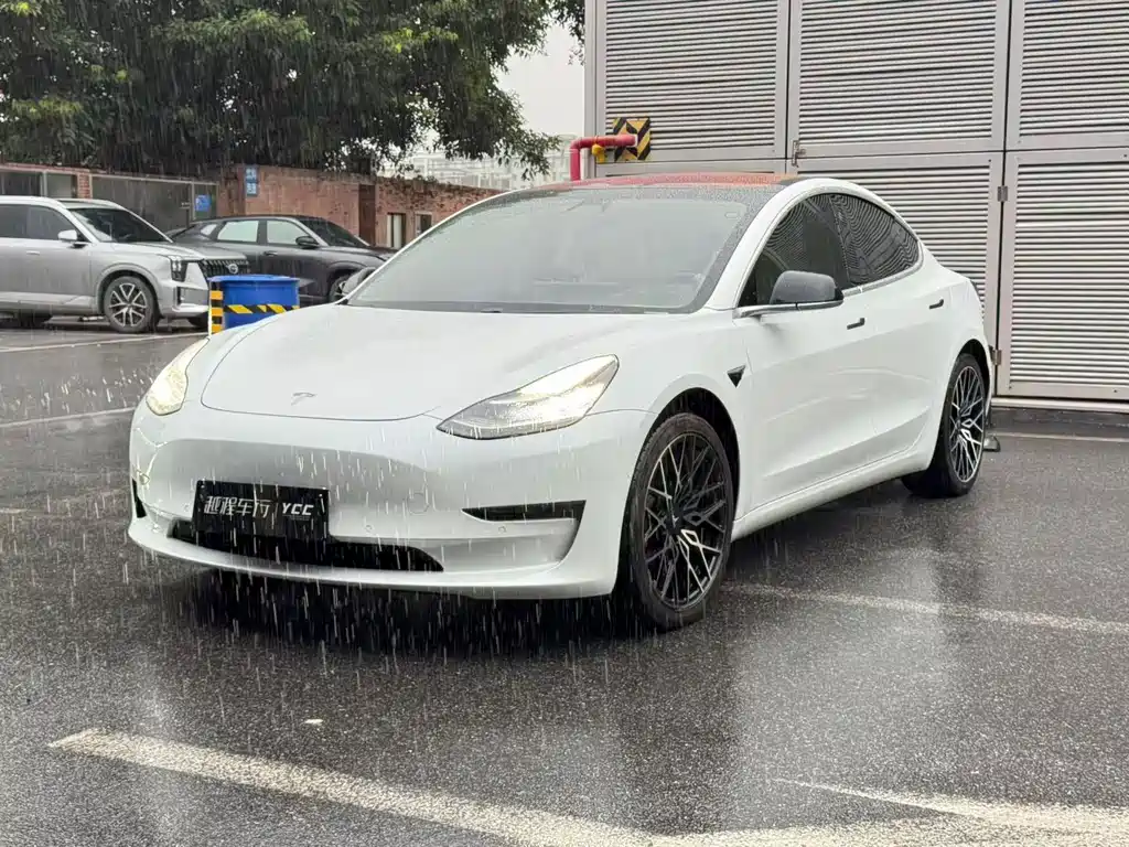 Tesla Model 3 2019 — фото 1