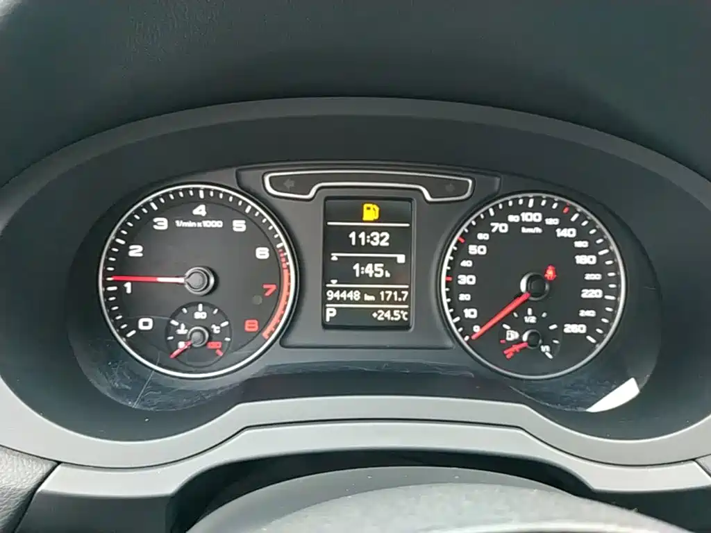 Audi Q3 2015 — фото 12