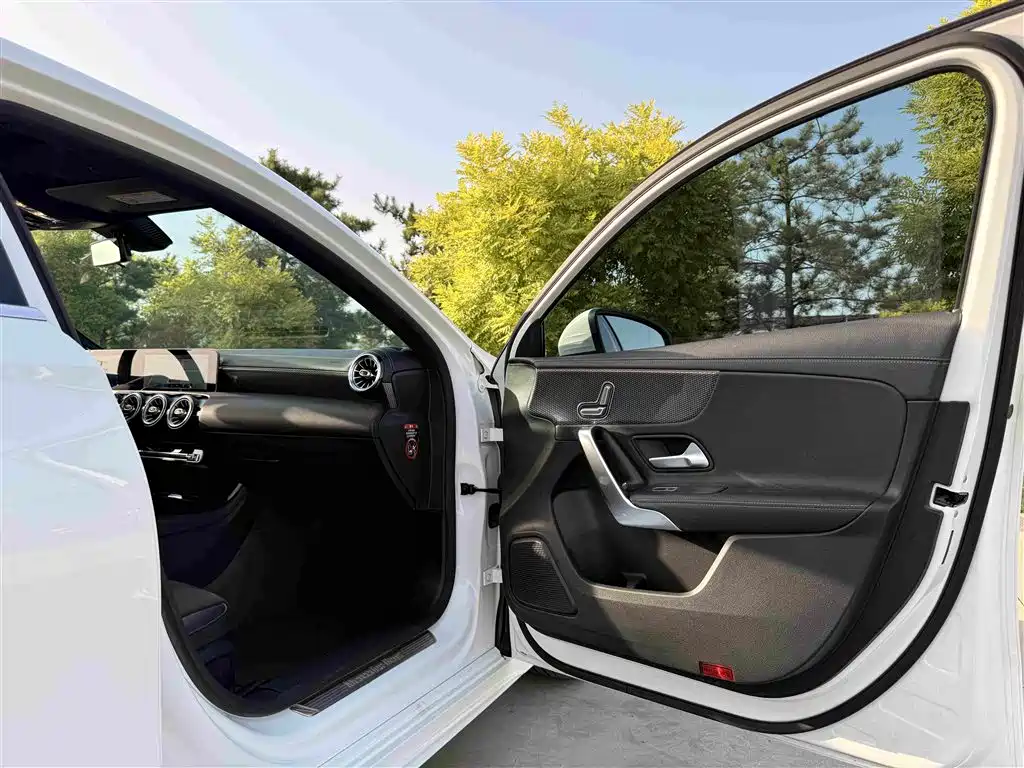 Mercedes-Benz A-Class 2020 — фото 9