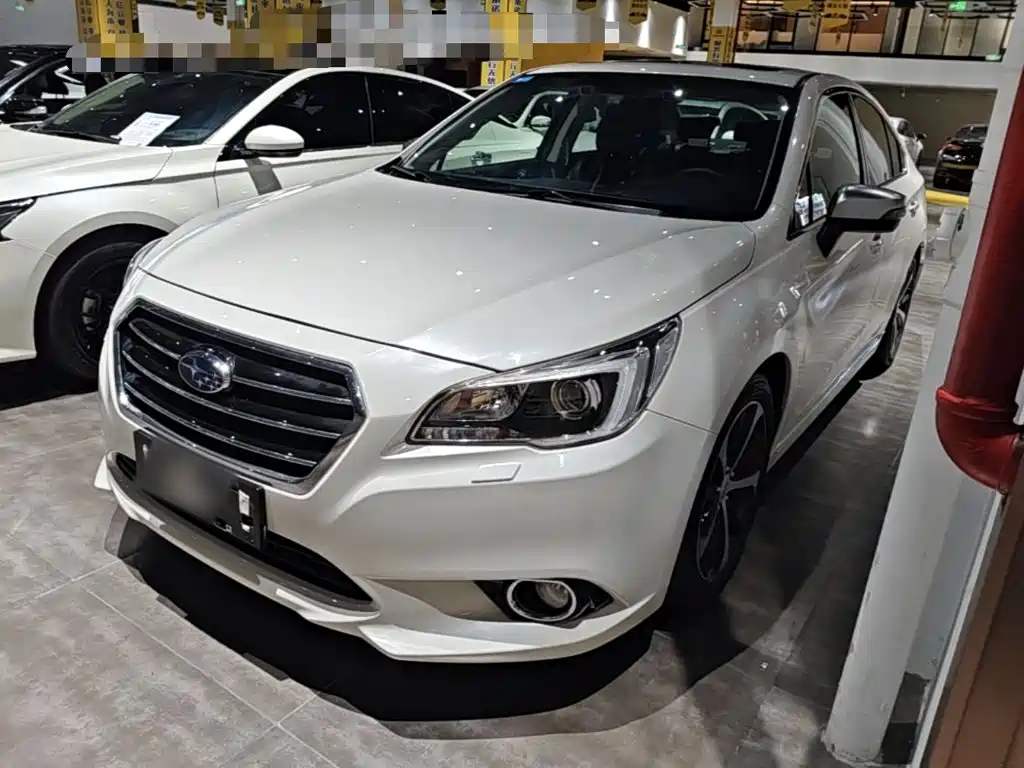 Subaru Legacy 2018 — фото 2