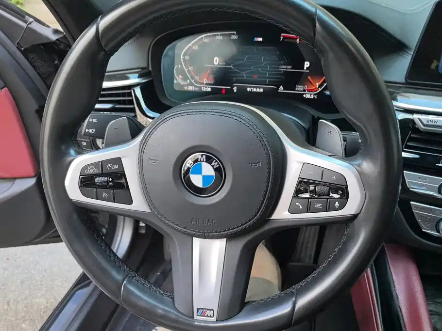 BMW 5 Series 2020 — фото 14
