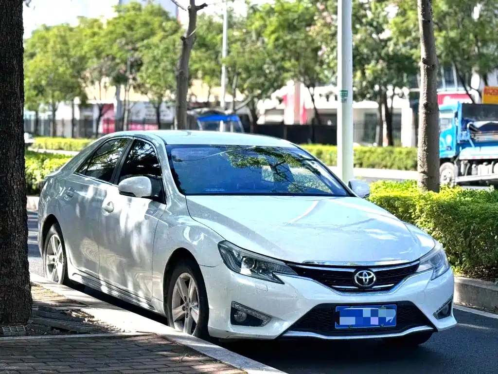 Toyota Reiz 2014